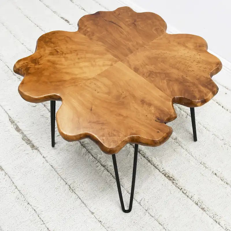 Table basse en bois naturel à bords bruts, 4 panneaux, 1 personne, pieds épingles