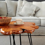 Table basse en bois naturel à bords bruts, 4 panneaux, 1 personne, pieds épingles
