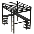 Lit mezzanine en métal noir pleine grandeur en forme de L avec bureau, étagères, échelle et barrières de sécurité, 1 personne